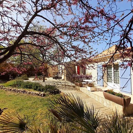 Logis Hotel Restaurant Le Clos Des Capitelles Юшо Экстерьер фото