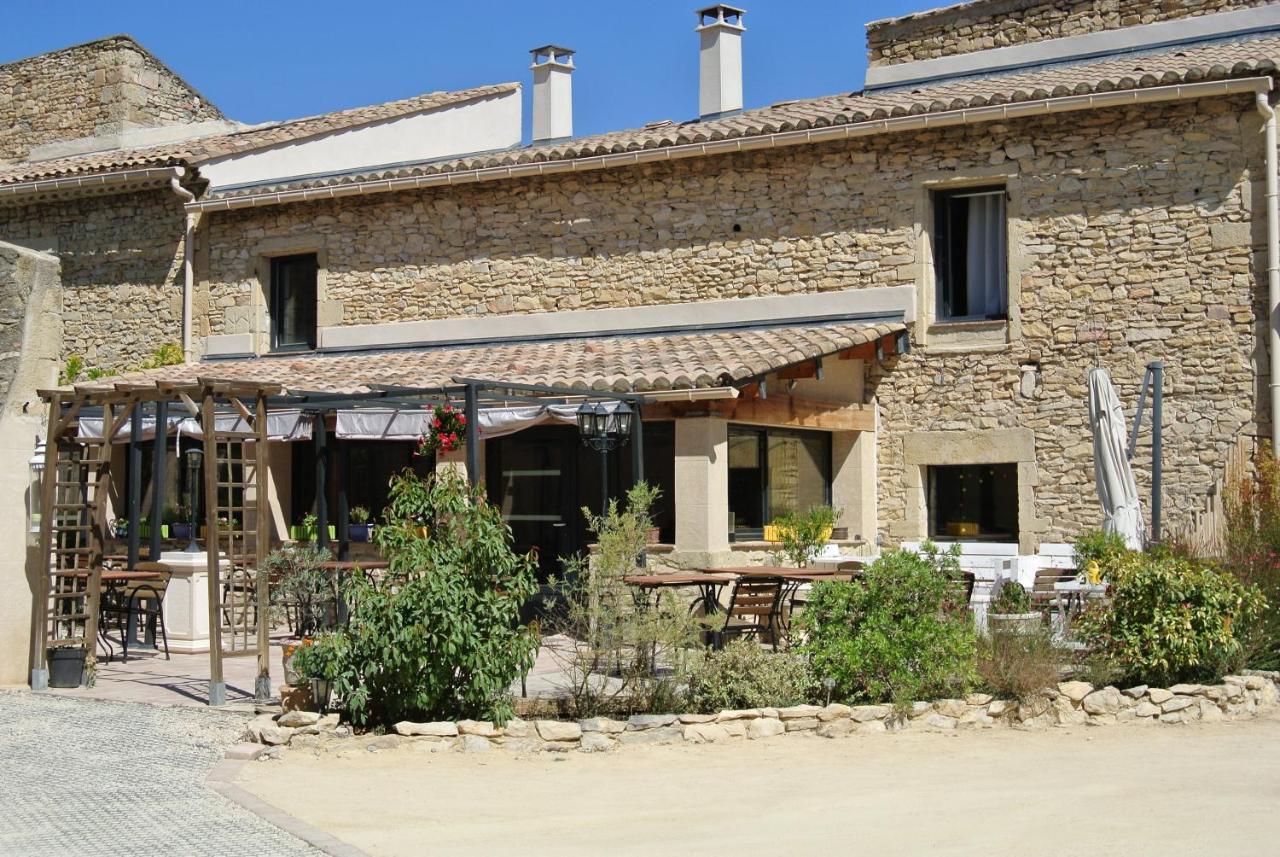 Logis Hotel Restaurant Le Clos Des Capitelles Юшо Экстерьер фото